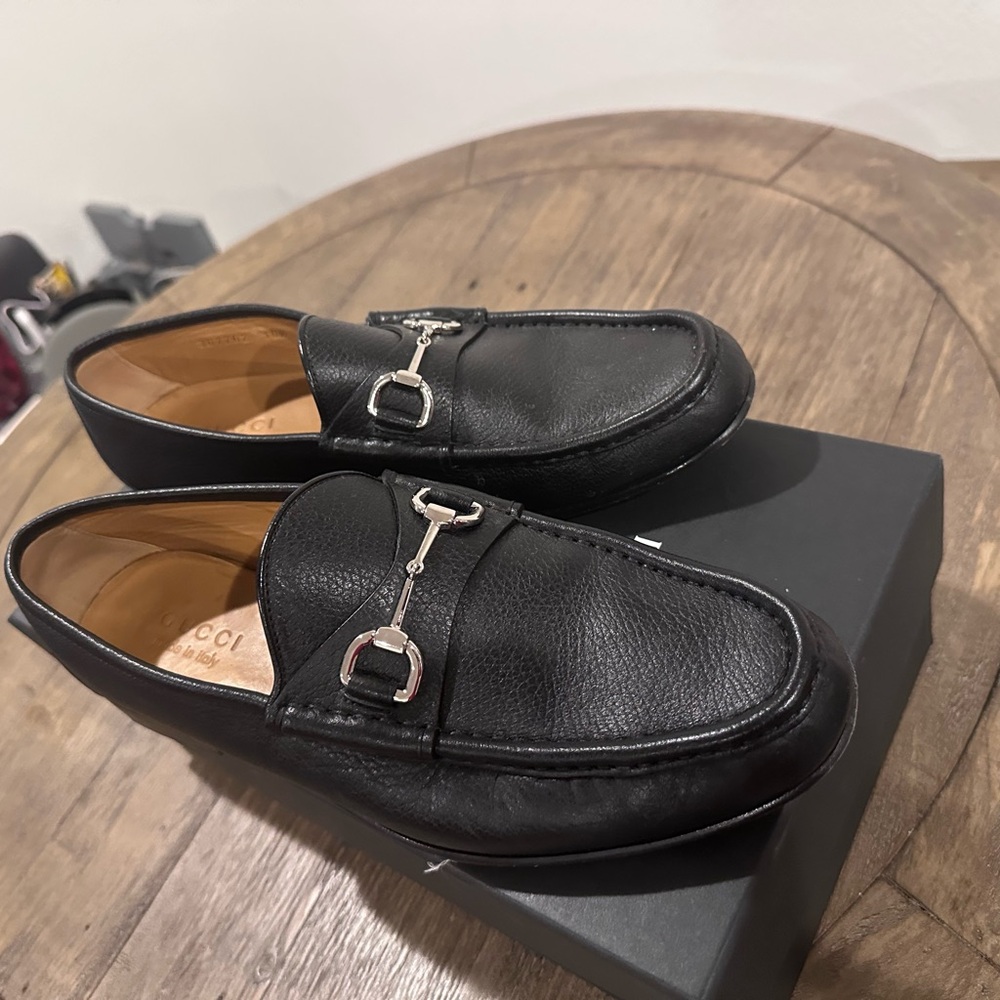 Authentic Men's Gucci Black Leather Loafers - Picture 2 of 7